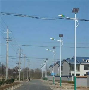 云南迪庆香格里拉县4米5米7米太阳能路灯价格路灯之乡质量保证